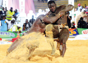 EUMEU SENE : « Je n’arrive toujours pas à comprendre comment Modou Lô est parvenu à me battre deux fois … »