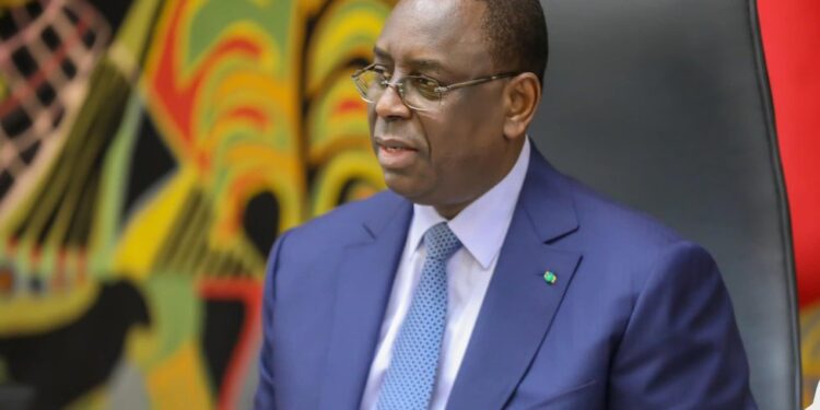 DECORATIONS : Macky Sall élève aux ordres d’anciens ministres, artistes, journalistes, religieux, sportifs…