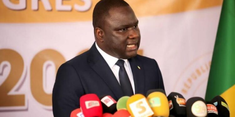 LOI D’AMNISTIE : Déthié Fall vote contre