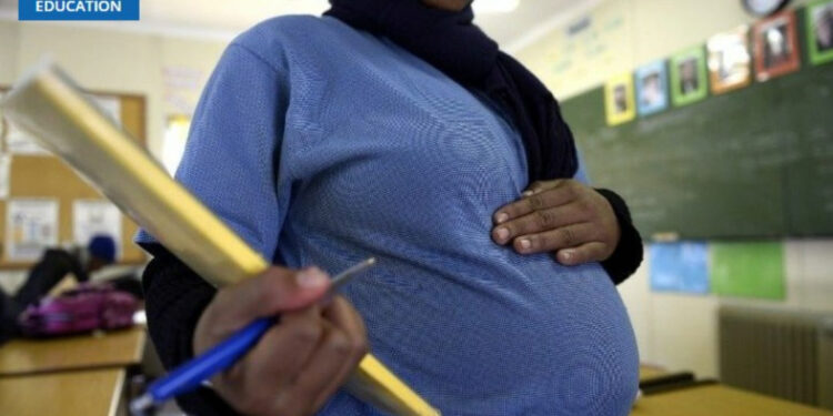 BABY-BOOM DANS LES ÉTABLISSEMENTS SCOLAIRES : 1 075 grossesses enregistrées en 2020