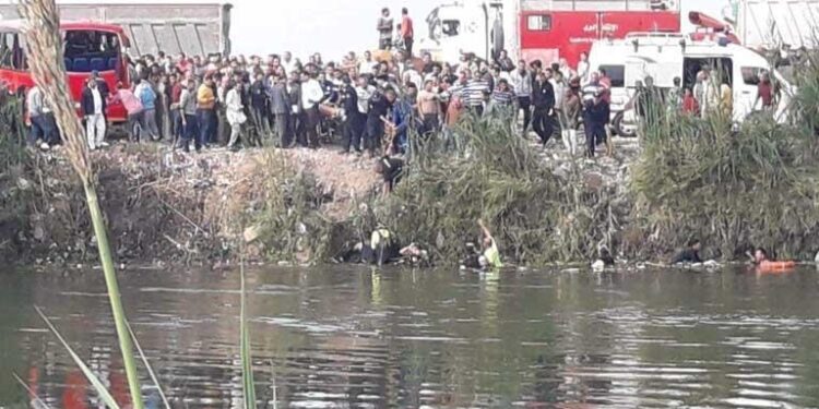 Egypte : Au moins dix morts après la chute d’un minibus dans le Nil