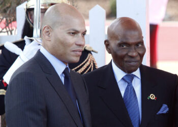 PARTI DEMOCRATIQUE SENEGALAIS : Karim Wade falsifie­-t-­il la signature de son père ?