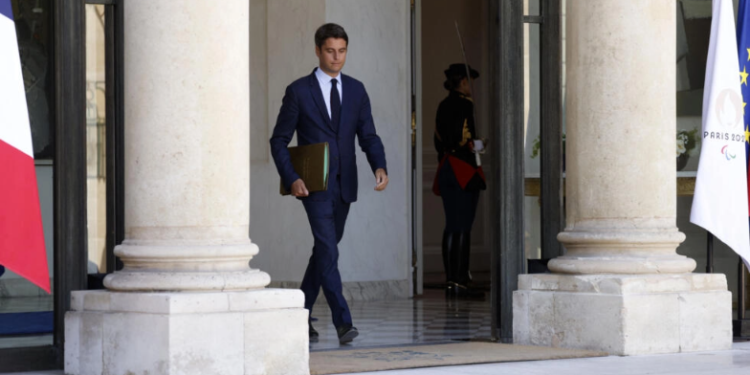 France : Emmanuel Macron confirme la démission du gouvernement