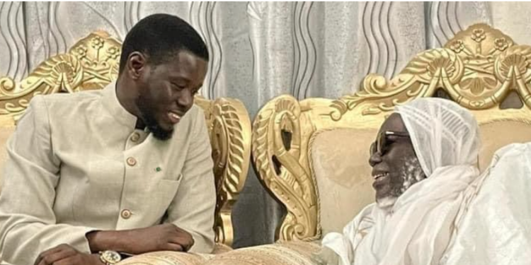 DIOMAYE EN TÊTE-A-TÊTE AVEC SERIGNE MOUNTAKHA MBACKE : Le Khalife prie pour la réussite de la mission du Chef de l’Etat