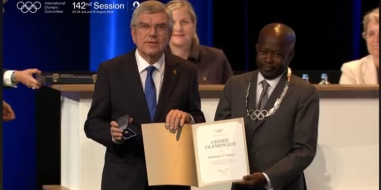 DISTINCTION : Mamadou Diagna Ndiaye élevé à la dignité de l’Ordre Olympique en argent