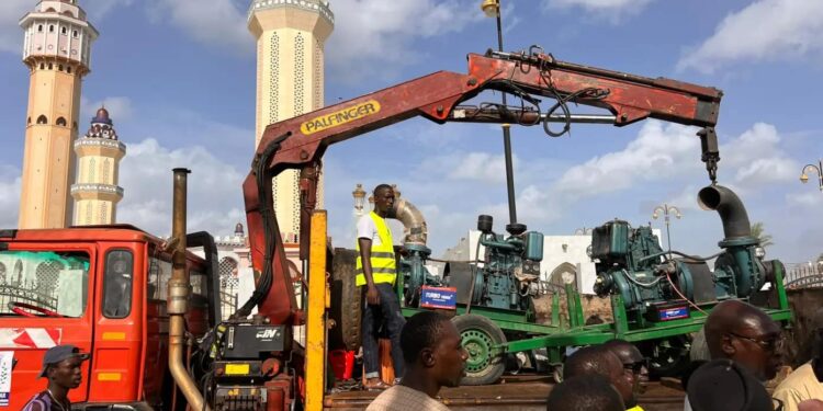 INONDATIONS A TOUBA : Le maire de Dakar, Barthelemy Dias au chevet des sinistrés
