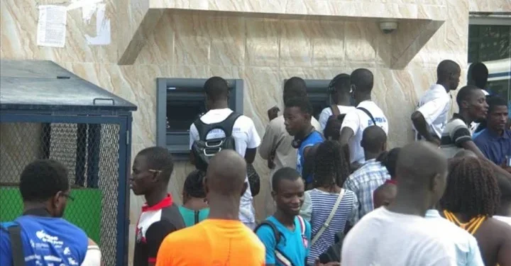 RETARD DE PAIEMENT, RÉDUCTION DES BOURSES : Les étudiants invitent le ministre à revoir sa copie