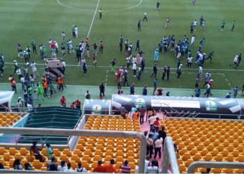 JARAAF-USMA : Grosse bagarre entre supporters, des blessés, des chaises saccagées…