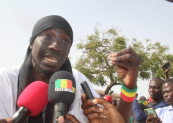 ASSEMBLÉE NATIONALE : Karim Xrum Xax arrêté devant les grilles 