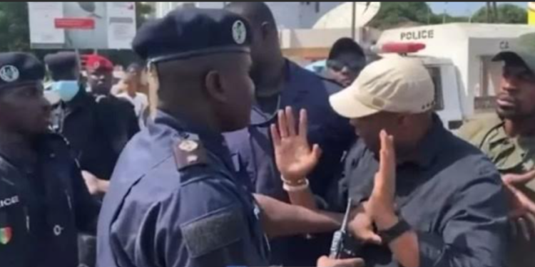 « SUPPOSÉS » BLOCAGES DE BARTHELEMY DIAS : La Police nie tout !