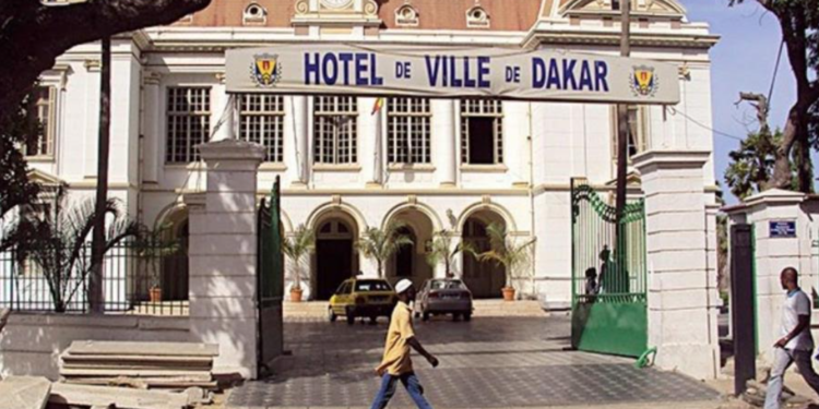 PRÉSENCE POLICIÈRE : La Mairie de Dakar exige « la levée immédiate et sans condition » du blocus