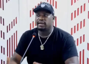  Inculpé pour diffamation : Khalifa Rappeur placé sous mandat de dépôt