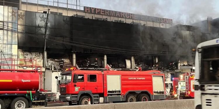 Urgent : Un incendie ravage l’hypermarché Exclusive de Yoff