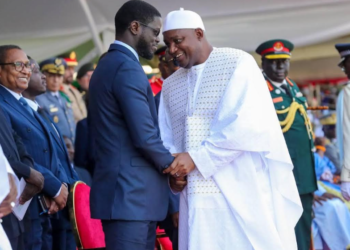 Fête DE L’Indépendance DE LA GAMBIE : Bassirou Diomaye Faye aux côtés d’Adama Barrow pour la commémoration