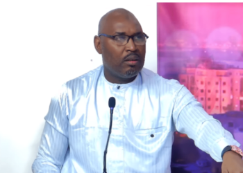 Urgent :  Le chroniqueur Adama Fall, Placé en Garde à Vue Pour «Diffusion de Fausses Nouvelles»