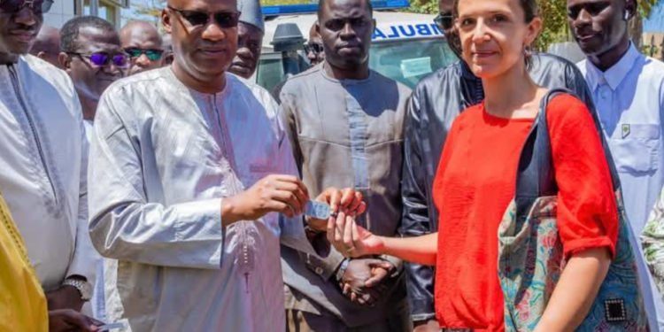 SANTÉ DE LA MÈRE, DE L’ENFANT ET DE L’ADOLESCENT : 20 ambulances réceptionnées par le MSAS