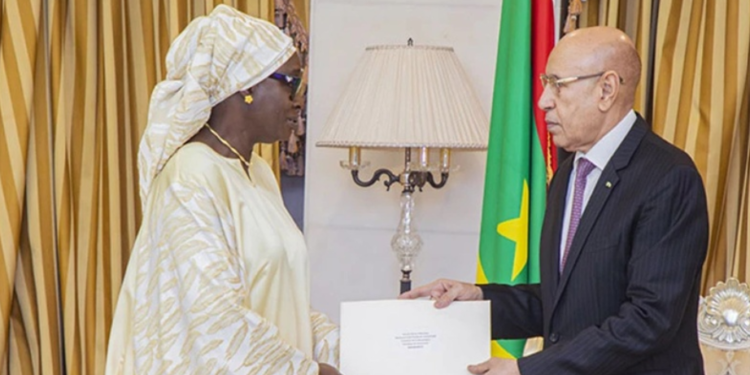 EN VOYAGE EN MAURITANIE : Yassine Fall porteuse d’un message du Chef de l’Etat