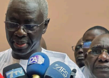 LES LEADERS DU FDR REÇUE PAR LE KHALIFE DES TIDIANES : Serigne Babacar Sy les exhorte à cultiver la paix