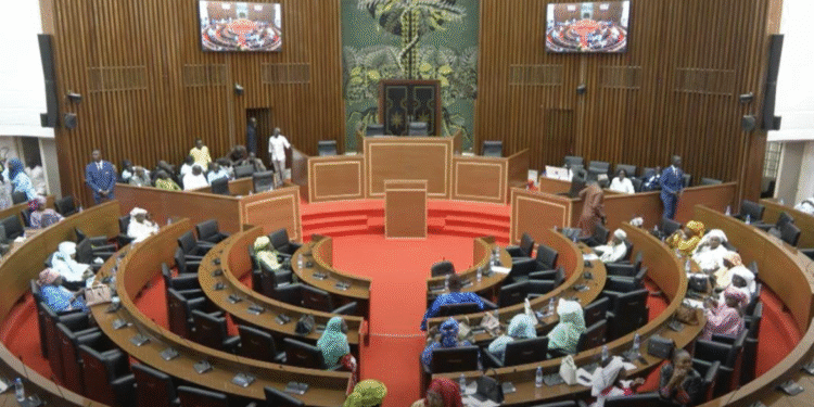 ASSEMBLÉE NATIONALE : Le Conseil constitutionnel retoque plusieurs dispositions du règlement intérieur