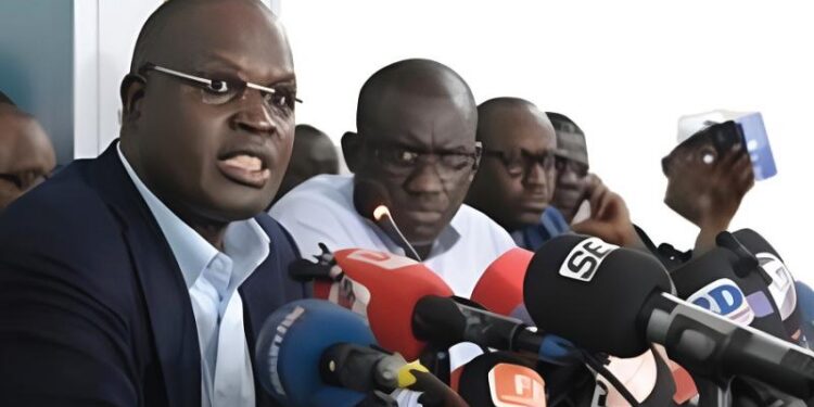 NOTATION « STANDARD AND POOR’S » : Le FDR dénonce la désinvolture du gouvernement