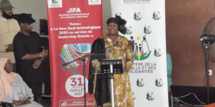 MAÏMOUNA DIEYE , MINISTRE DE LA FAMILLE ET DES SOLIDARITÉS : « Les femmes sont confrontées à un déficit d’accès aux opportunités offertes par le numérique »
