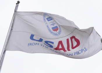 COUPES AMÉRICAINES DANS L’AIDE INTERNATIONALE AU DÉVELOPPEMENT : Les programmes de santé en Afrique sous pression