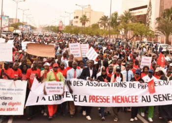 EDITORIAL COMMUN DU FDL : La presse se dresse contre le monstre