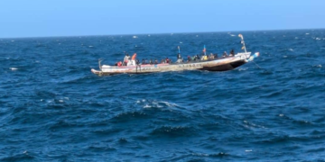 ÉMIGRATION IRRÉGULIÈRE : 139 migrants et le corps sans vie d&rsquo;un nouveau-né débarqués par la Marine