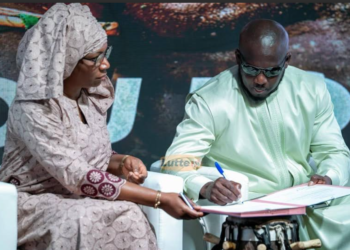 BECAYE MBAYE SUR LA DIFFUSION DU COMBAT ROYAL PAR CANAL + : « Je savais que Modou Lô allait porter la lutte jusqu’ici »