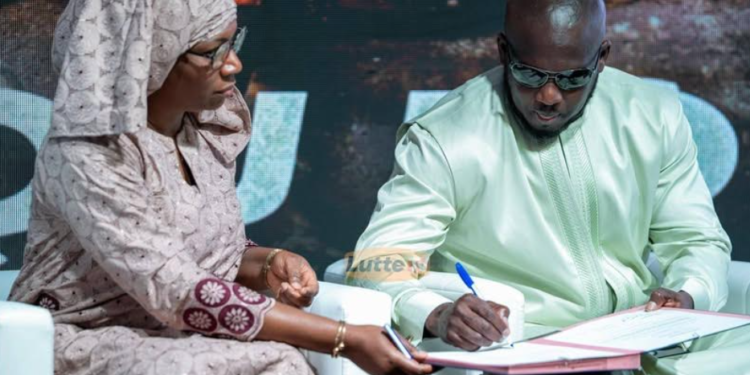 BECAYE MBAYE SUR LA DIFFUSION DU COMBAT ROYAL PAR CANAL + : « Je savais que Modou Lô allait porter la lutte jusqu’ici »