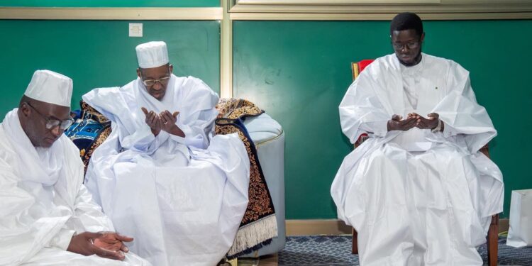 EN PRÉLUDE À LA CÉLÉBRATION DU CENTENAIRE D’ABDOULAYE WADE : Le PDS reçu par Serigne Mountakha