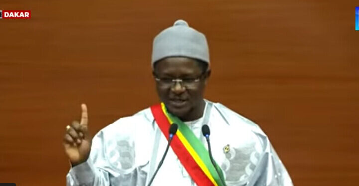 Dernière minute :  Cheikh Bara Ndiaye arrêté à l’Assemblée nationale par la Section de Recherches