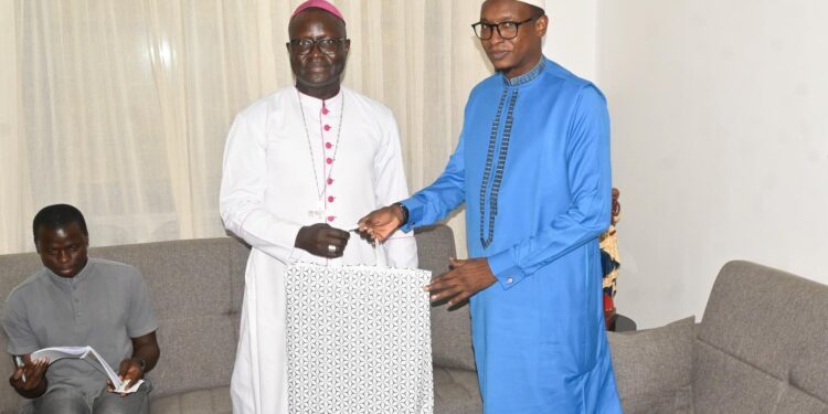 VISITE DE COURTOISIE DE LA HAUTE AUTORITÉ DU WAQF À L’ARCHEVÊQUE DE DAKAR : Vers un partenariat institutionnalisé avec l’Église catholique du Sénégal