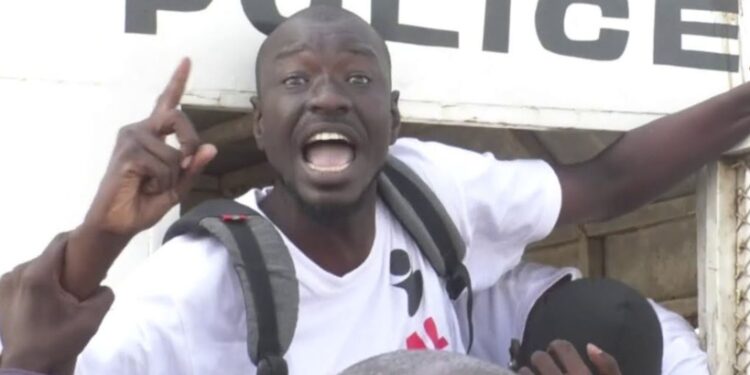 Urgent : L’activiste Karim Xrum Xaxx vient d’être arrêté