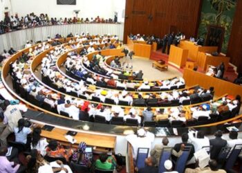 RÉVISION DE LA CONSTITUTION : LES DÉPUTÉS OUVRENT LE PROCESSUS PARLEMENTAIRE