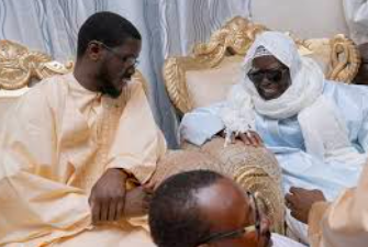 Urgent : Le président de la république Bassirou Diomaye Faye est en route pour Touba avec quatre ministres