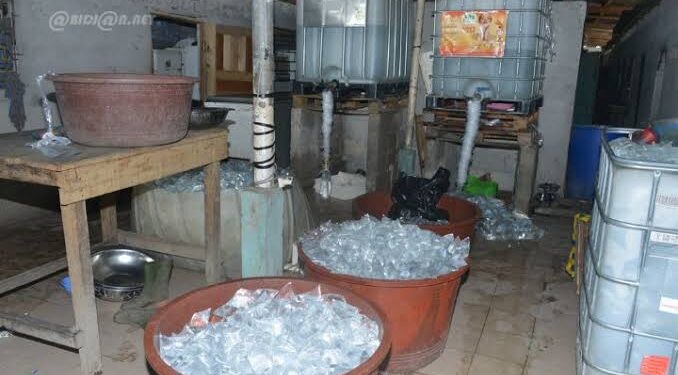 FABRICATION CLANDESTINE DE SACHETS D’EAU ET DE BOISSONS : Le ministère du commerce alerte !
