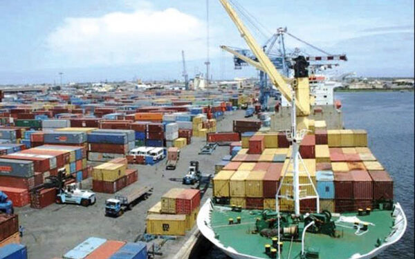 ÉCHANGES AVEC L&rsquo;EXTÉRIEUR : Baisse de 11,6 milliards des importations en février 2026
