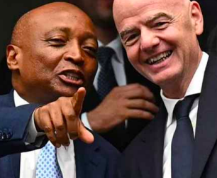 CAF : Une motion de censure contre Motsepe, désormais lâché par Infantino ?