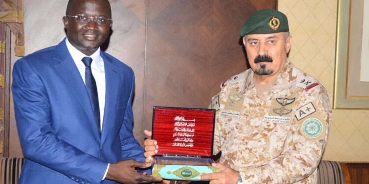 YANKHOBA DIÉMÉ, MINISTRE DES FORCES ARMÉES, AUX HOMMES DE MÉDIAS : « Informer sans attiser, alerter sans affoler »